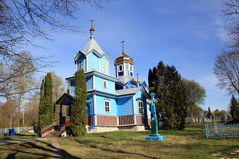 Фото Ігоря Пунди 9 травня 2017 р. з сайту uk.wikipedia.org Дерев’яна церква… Церква св.Миколи