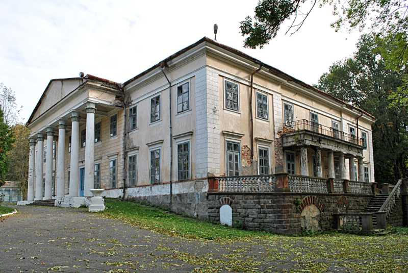 Палац Голуховських
