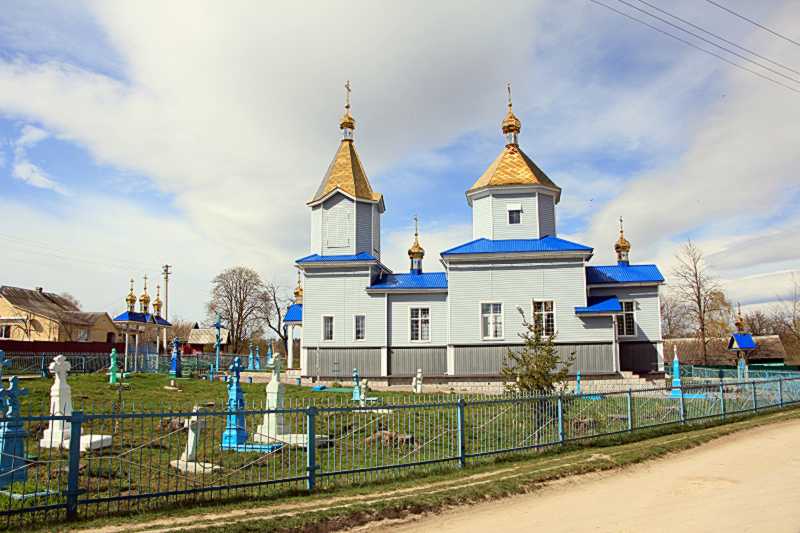 Фото Ігоря Пунди 9 квітня 2017 р. з сайту uk.wikipedia.org Дерев’яна церва… Церква Різдва богородиці