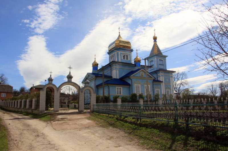 Фото Ігоря Пунди 9 квітня 2017 р. з сайту uk.wikipedia.org Дерев’яна церква… Церква Різдва богородиці