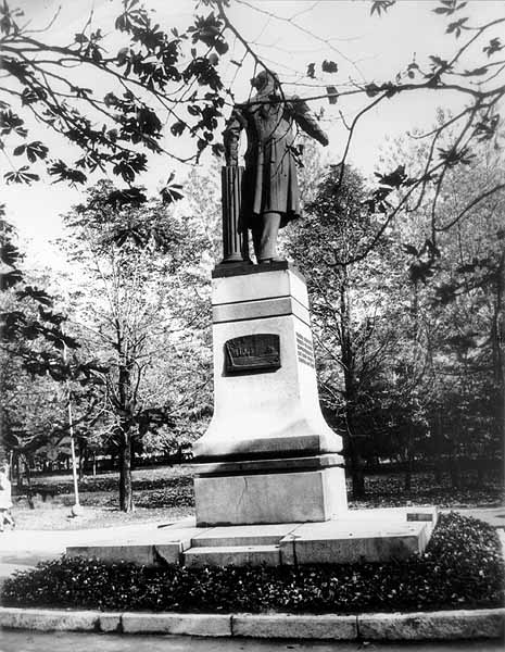 Вигляд з тильного боку