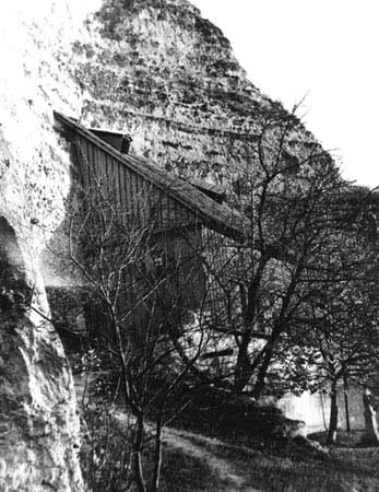 [1960 р.] Підпірна стіна і дерев’яна…