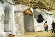 Печера № 2, ніша № 4 і печера № 3