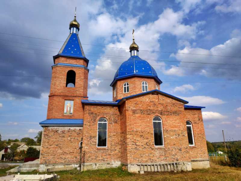 Фото 26.09.2020 р. з сайту uk.wikipedia.org На фото – нова, ще не добудована… Церква св.Михаїла