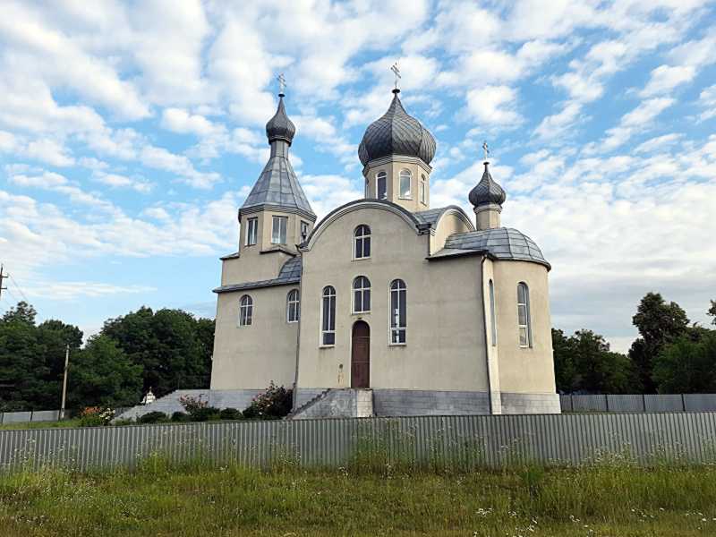 Нова церква моспатріархату. Фото Петра Грушка з сайту facebook.com,… Церква Різдва богородиці