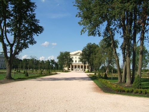 2009 р. Палац у перспективі головної…