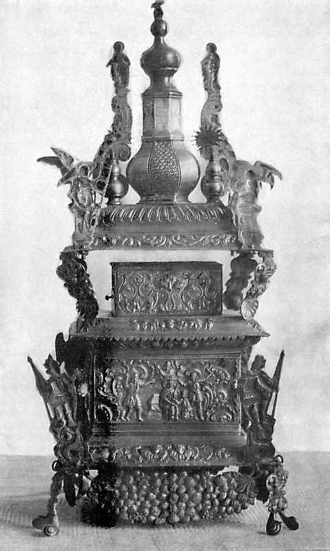 Дарохранительниця з Покровської церкви…