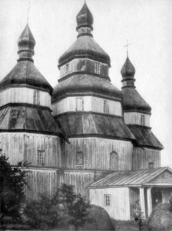 Дерев’яна церква св.Георгія збудована у 1740 р. Нова церква збудована у 1753… Церква св.Георгія