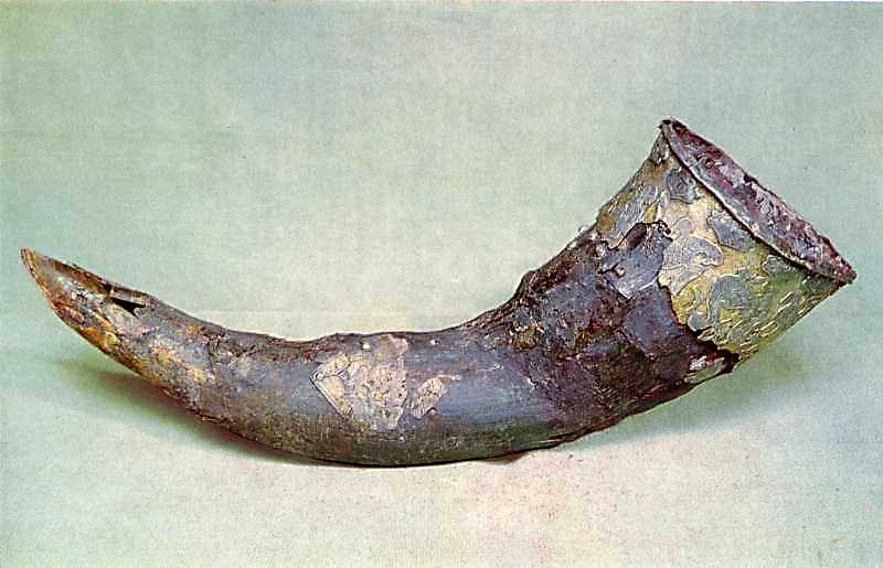 Турий рог из Черной Могилы в Чернигове Оковка серебряная. Позолота, чеканка,… Ріг 2