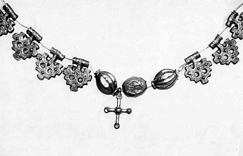 Ожерелье с четырехконечным крестом, бусами и крестовидными подвесками,… Намисто з хрестом