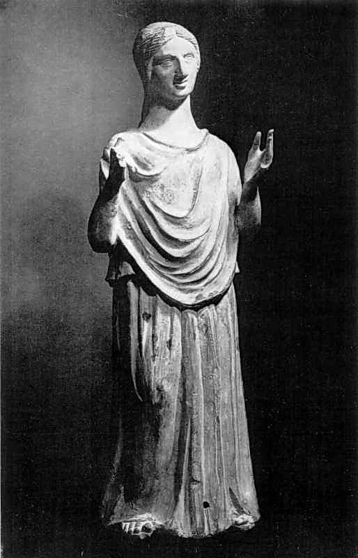 Жіноча фігура в позі молільниці