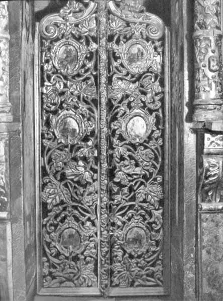 Царські врата іконостасу