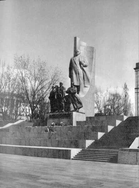 Монумент Жовтневої революції 1917 р.