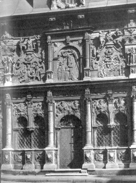 Головний фасад