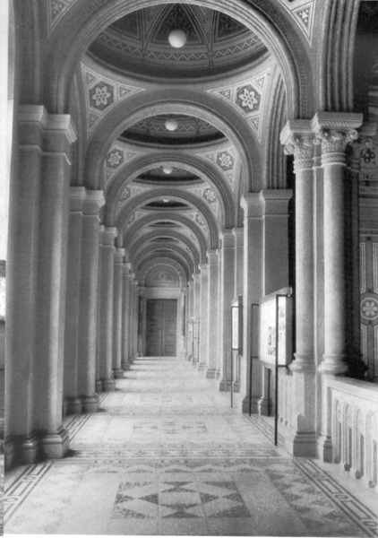 Митрополичий корпус. Інтер’єр коридору