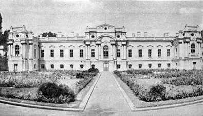 Головний фасад