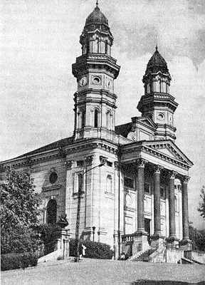 Головний фасад