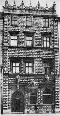 Головний фасад