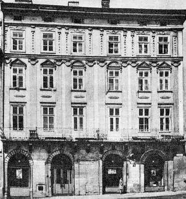 Головний фасад