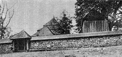 Дзвіниця і мури