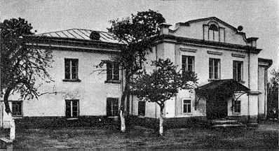 Головний фасад