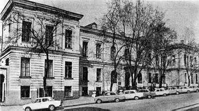 Головний фасад