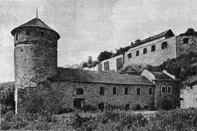 Прибережна башта, казематна куртина і…