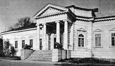 Головний фасад