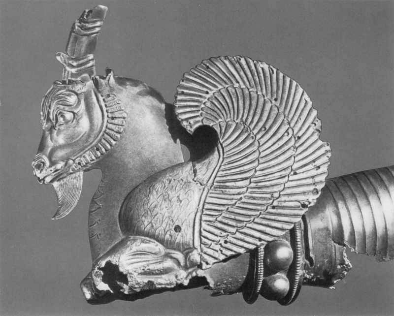 Золото. Довжина 63 см. Семибратні кургани, курган № 4. Розкопки… Ритон, який закінчується головою барана