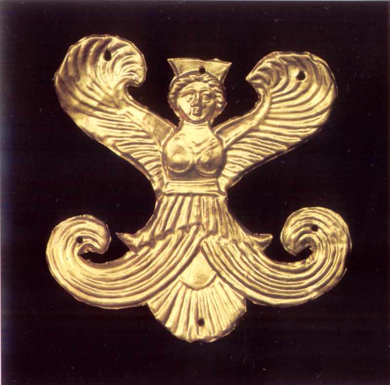 Золото скифов змееногая богиня. Богиня апи. Змееногая богиня апи. Золото скифов змееногая богиня. Змееногая богиня скифов.