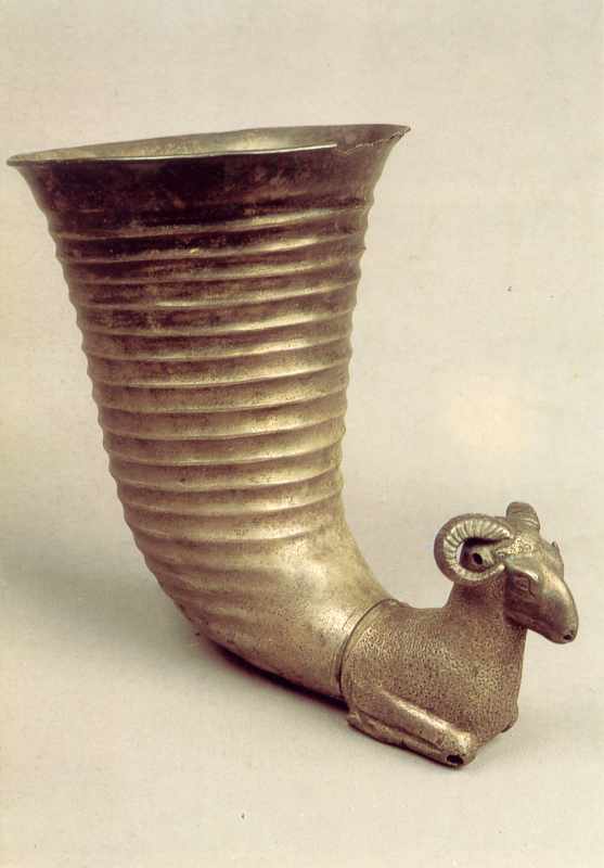 Ритон, який закінчується головою барана