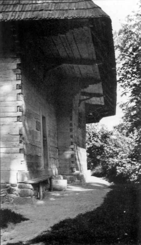 [1987 р.] Нависаючий дах