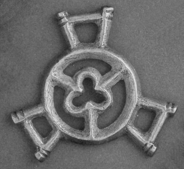 Ажурна трипелюсткова накладка Ранні слов’яни. Срібло. Скарб із с.Мартинівка… Ажурна трипелюсткова накладка