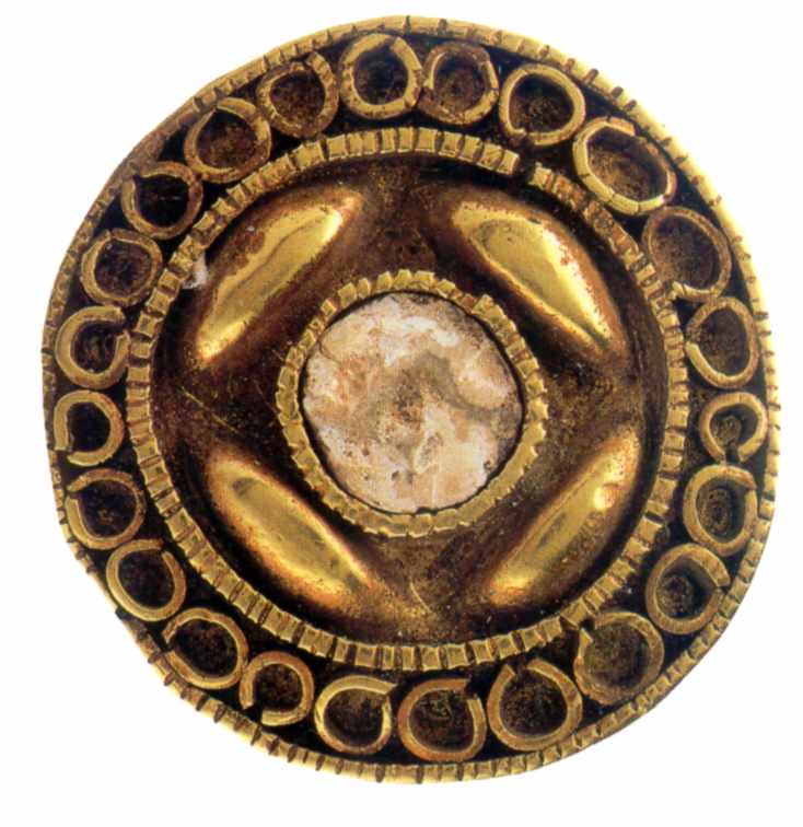 Прикраса Кімерійці. 1 пол. 7 ст. до н.е. Золото, срібло, паста. Діаметр 3.6… Загальний вигляд