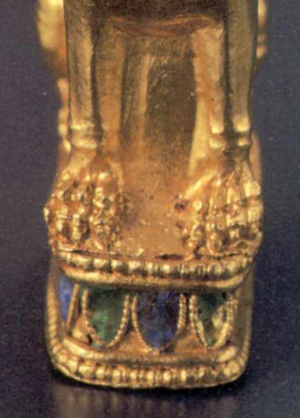 Постамент анфас