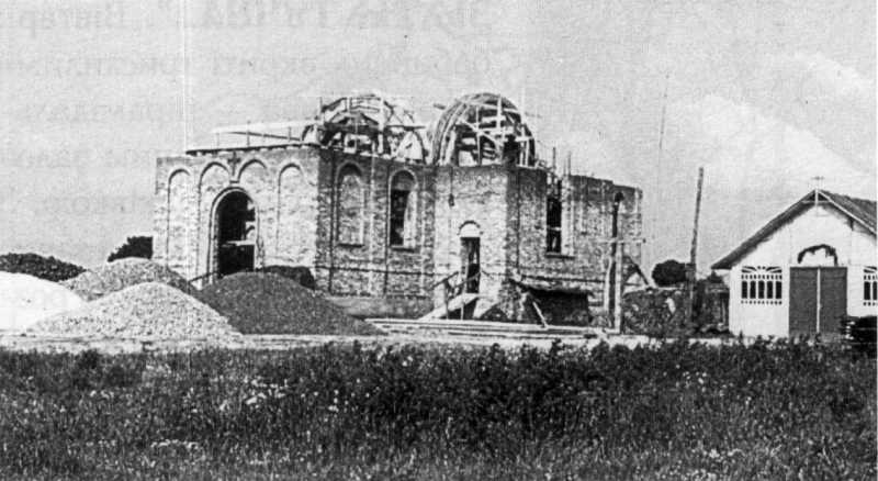 Світлина І. Синкальського 1992 р. Джерело: Слободян В. Церкви України:… Церква