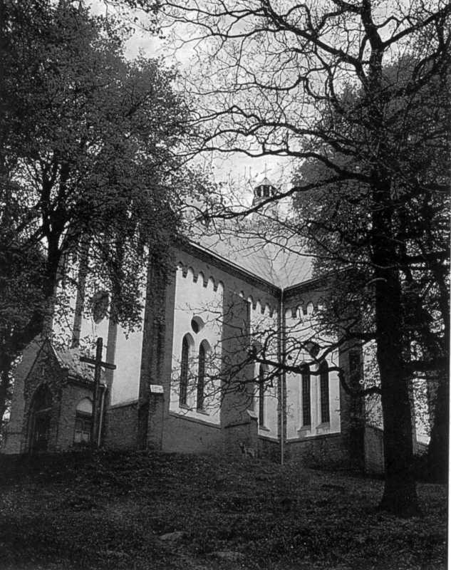 Мильчиці. Костел, перетворений на церкву св. Дмитра. Світлина І. Синкальського… Костел св.Катерини