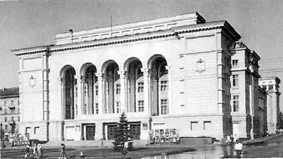 Оперний театр