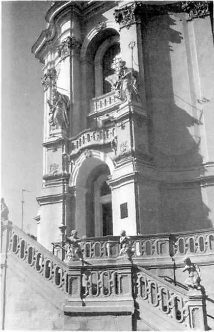 Портал головного входу