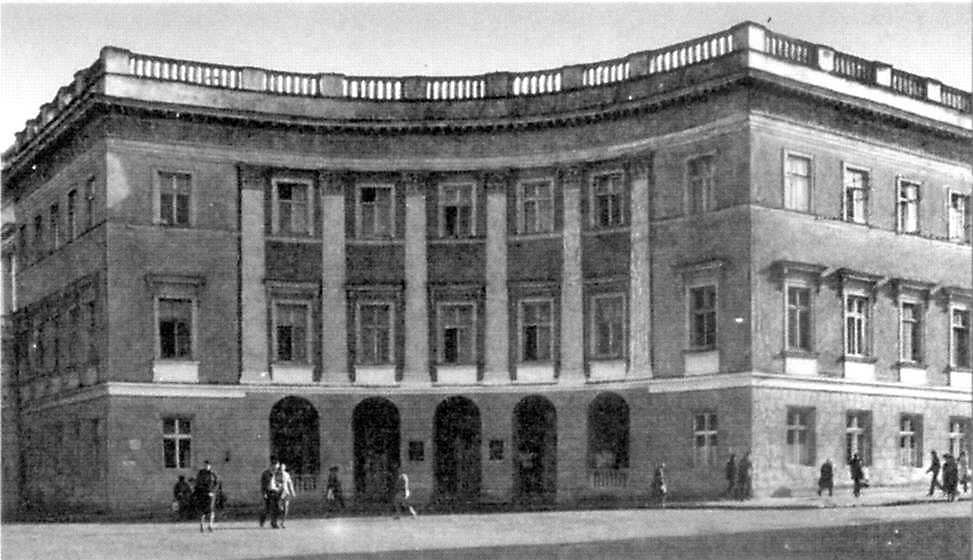 Петербурзький готель 1829 – 1900 рр. [Пам’ятники архітектури УРСР, що… Готель “Петербурзький” (№ 8)