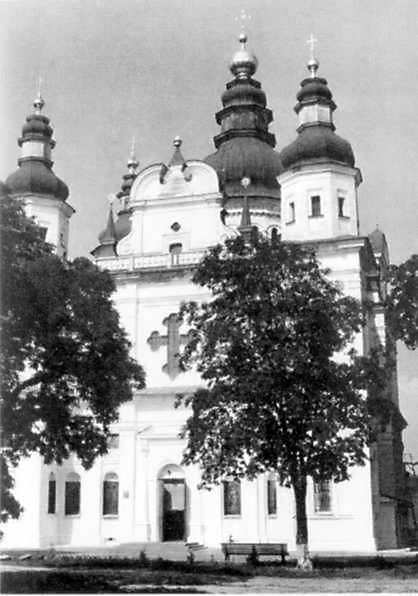 Головний фасад