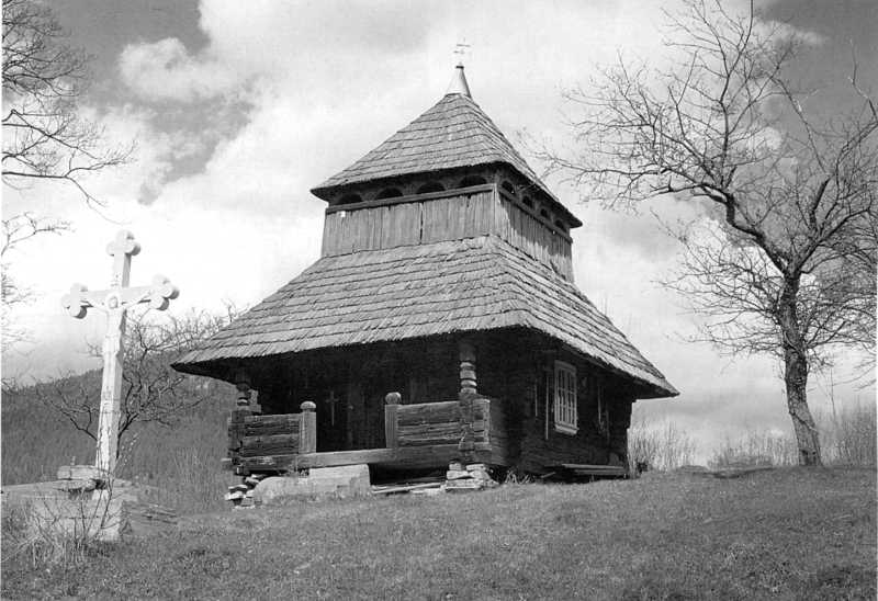 Майдан-Рудавець. Дзвіниця 19 ст. Світлина 1995 р. Джерело: Сирохман М. Церкви… Дзвіниця