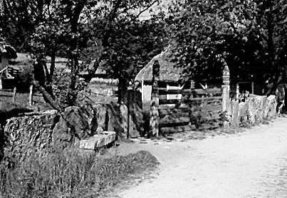 [2003 р.] Огорожа