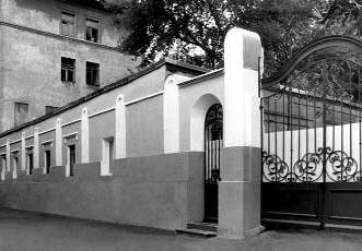 2003 р. Огорожа