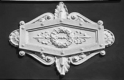 [2003 р.] Капітелі пілястрів