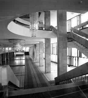 [2003 р.] Інтер’єр холу другого поверху