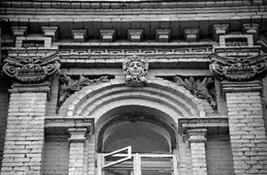 [2003 р.] Деталь оздобленні будинку (2)