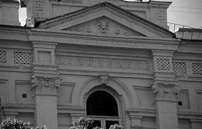 [2003 р.] Щипець еркера