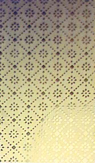 Вітражні вставки в полотнищі дверей