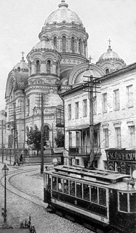 [Поч. 20 ст.] Вигляд зі сходу